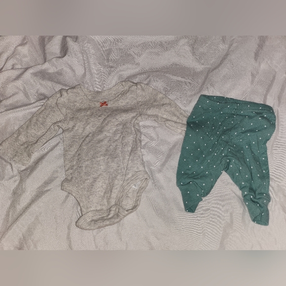 10 PC Set Newborn Lot Infant Size 0 Bundle Mix and Match Outfits $20 - Picture 4 of 6